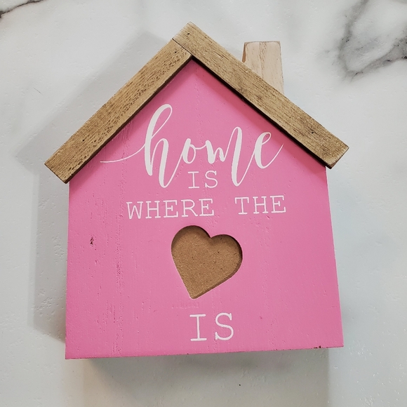 Valentine's Day Wreath & Home is Where the Heart Is figure - Picture 11 of 16